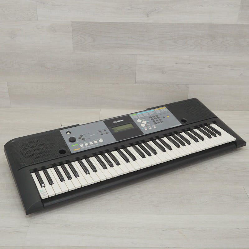 Used Yamaha PSR-E233 Keyboard