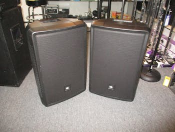Used Mackie THUMP12A Speaker Cabinets Med Full Range Speaker Cabinets