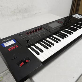 Used Roland FA-06 WORKSTATION Keyboards 61-Key Keyboards