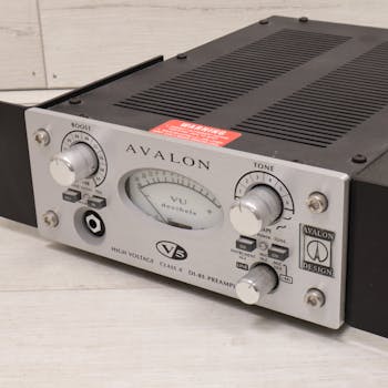 Used Avalon V5 SILVER MIC PREAMP AND DIRECT IN Recording Equipment