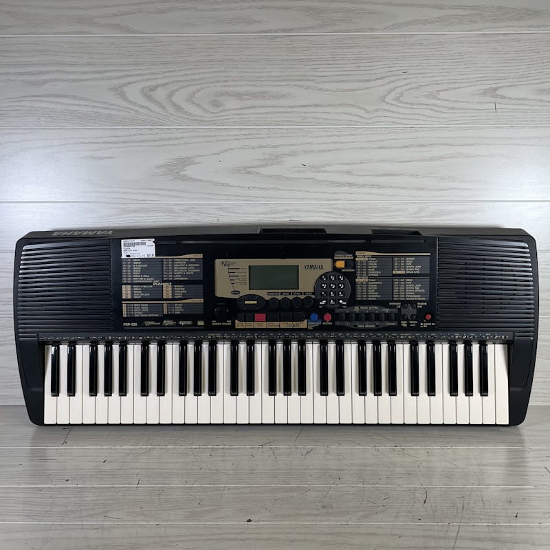 Used Yamaha PSR-225 W/AC Keyboards 61-Key Keyboards