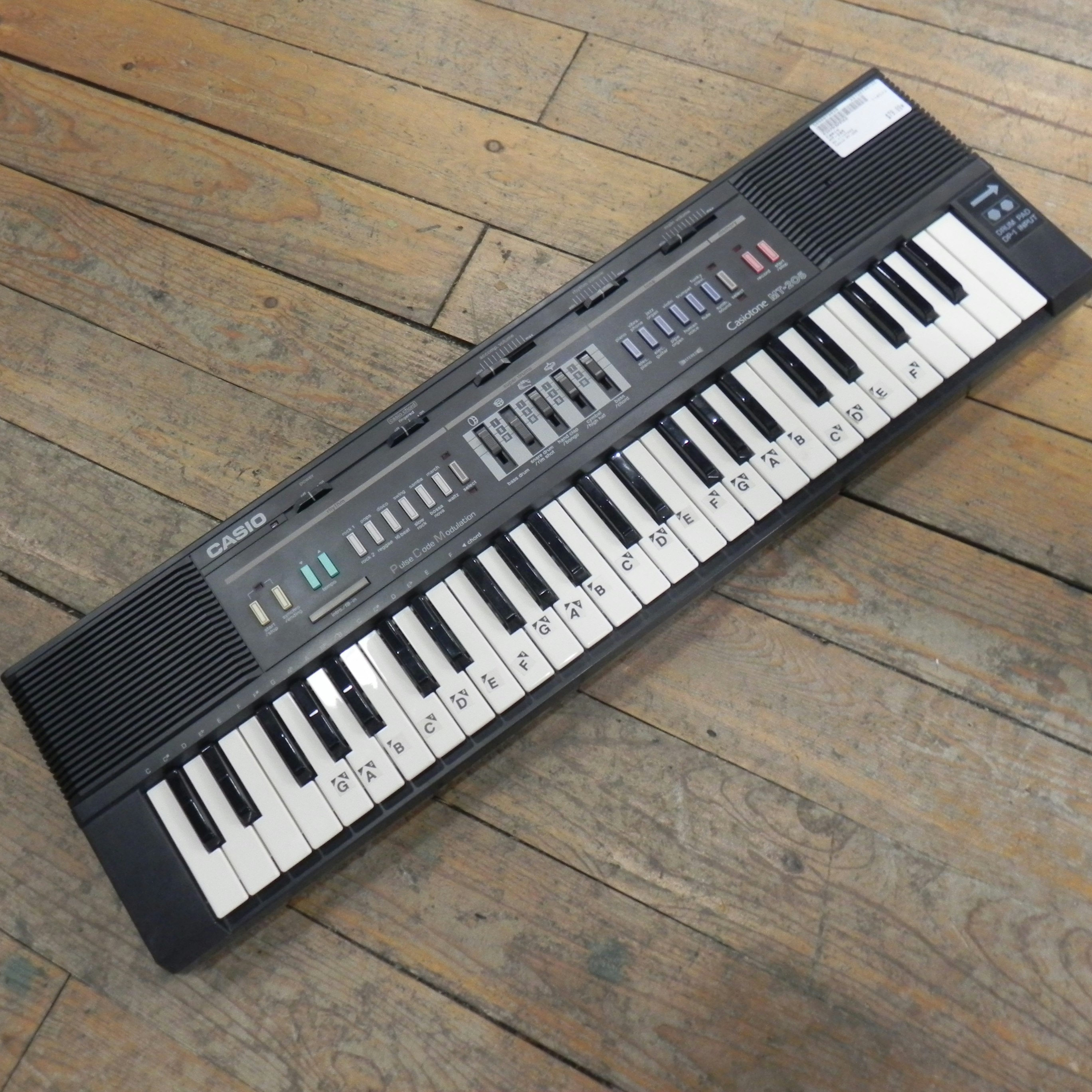 Used Casio MT-205 Keyboards 49-Key Keyboards
