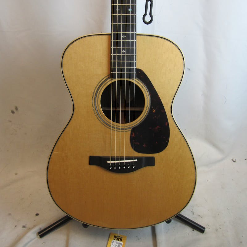 Used Yamaha LS26R ACOUSTIC W/HDSHL Acoustic Guitars Natural