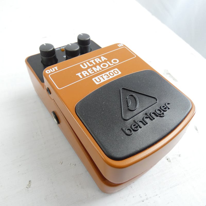 behringer UT300 ULTRA TREMOLO - ギター