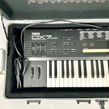 Used Yamaha DX7 II FD Synthesizer 61-Key