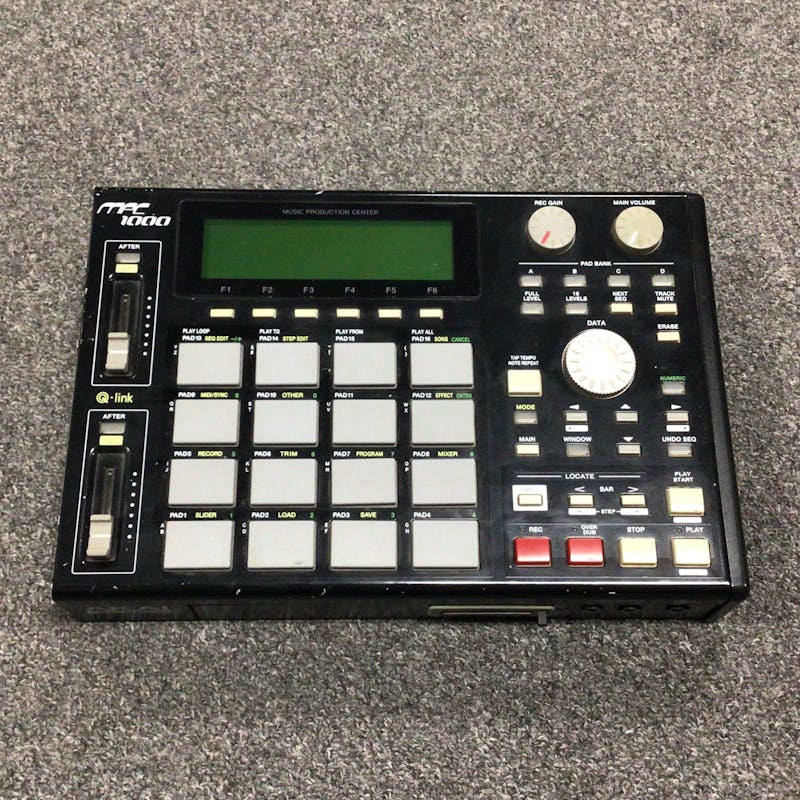 Used AKAI MPC1000 MUSIC PRODUCTION CENTER Controllers