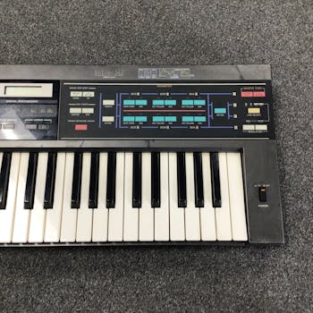 Used CASIO CZ-1000 Synthesizer Synthesizers