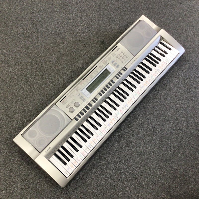 Used CASIO WK-200 76-Key Keyboards