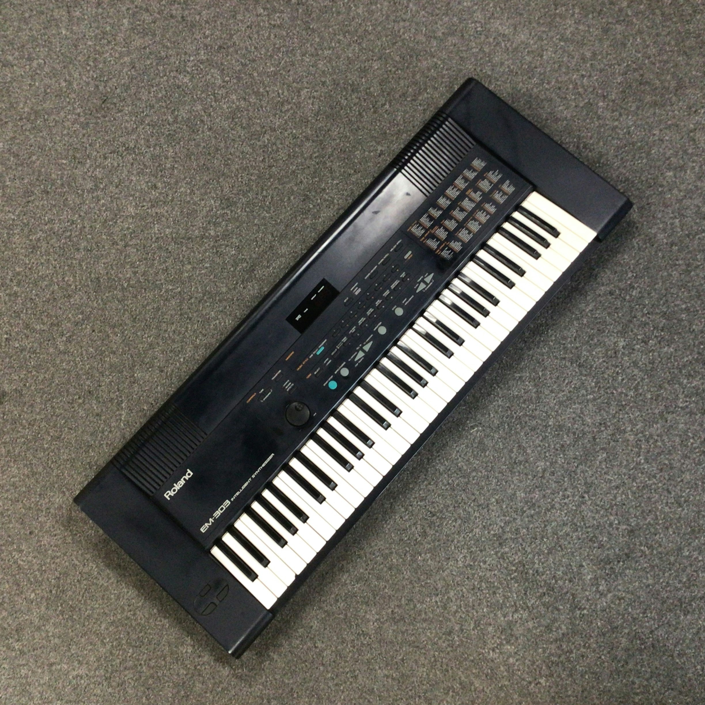 Used ROLAND EM-303 61-Key Keyboard