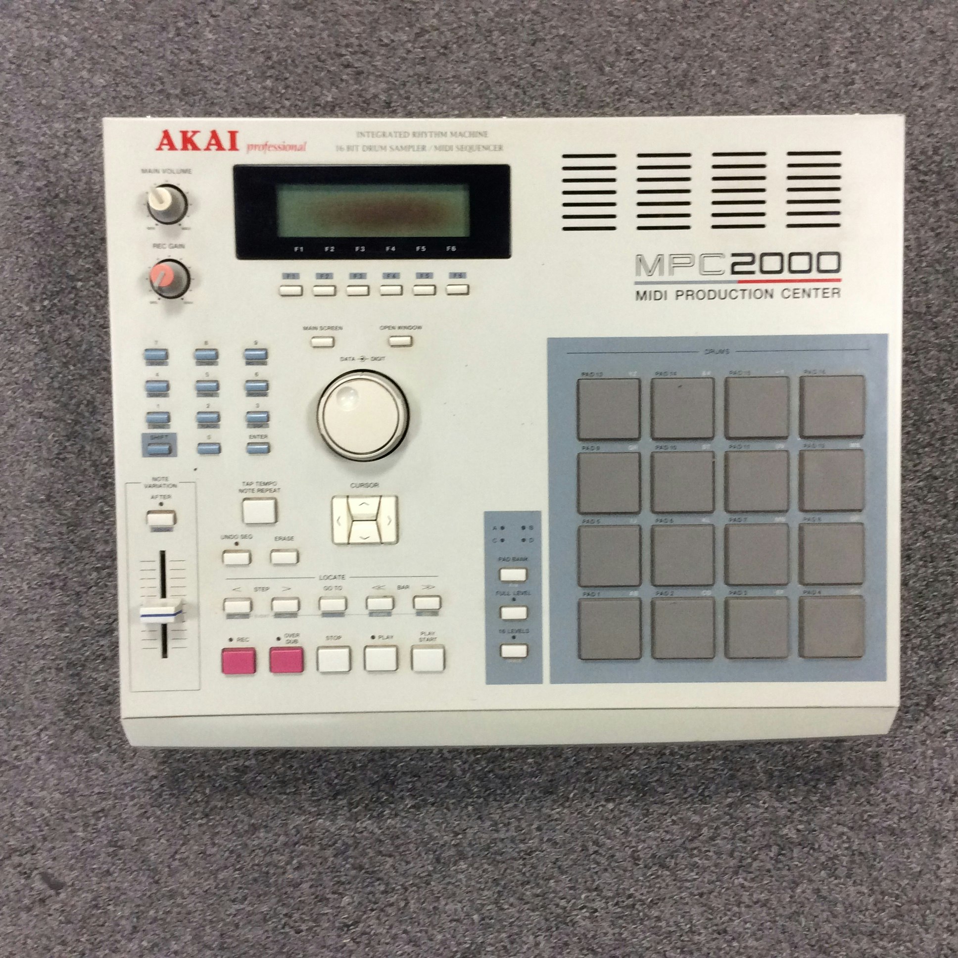 AKAI MPC2000 - DTM/DAW