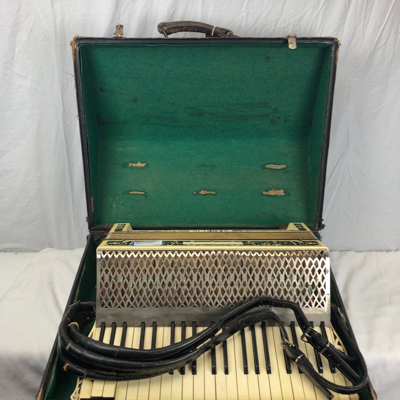 Used Hohner VERDI III Accordians and Concertinas Accordians and