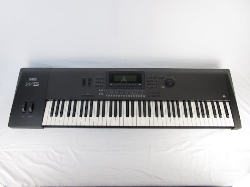 Used Yamaha W5 Synthesizer 76-key