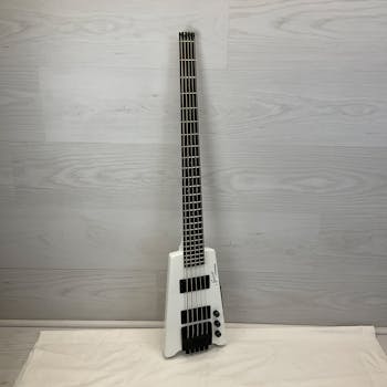 Used Steinberger Spirit XT-25 5-string Headless Bass Guitar White