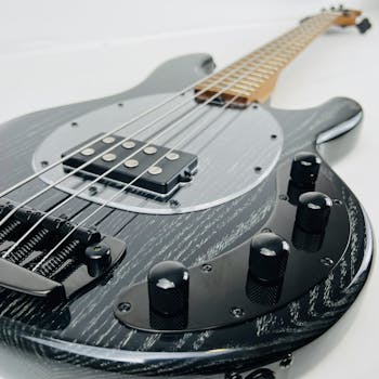 待望の再販！ Music Man StingRay (Ray34)パッシブ www