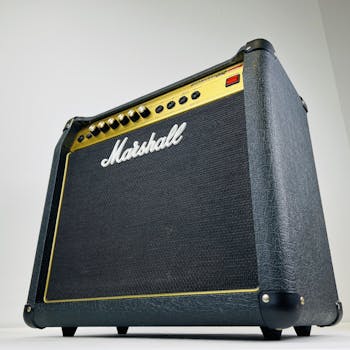 Used Marshall AVT20 Valvestate 2000 1X10